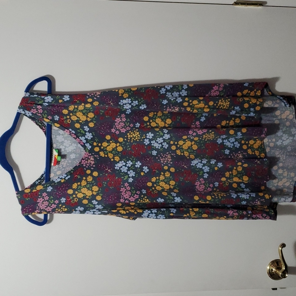 Green flowered tank